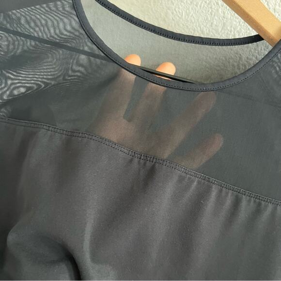 Fabletics Daniela Short-Sleeve Tee Top Black Active Top Shirt Small - Picture 6 of 8